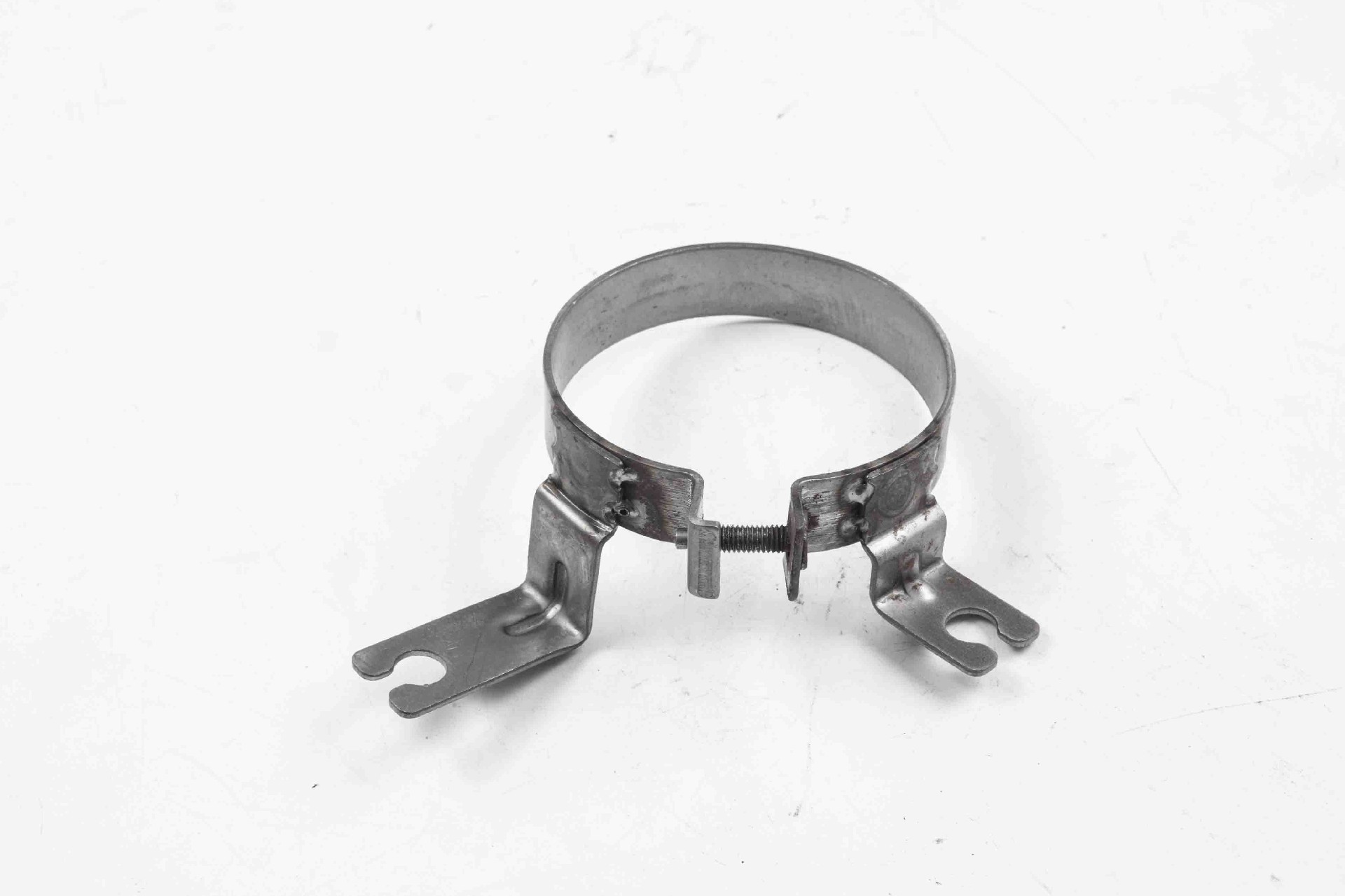 Oil pot bracket